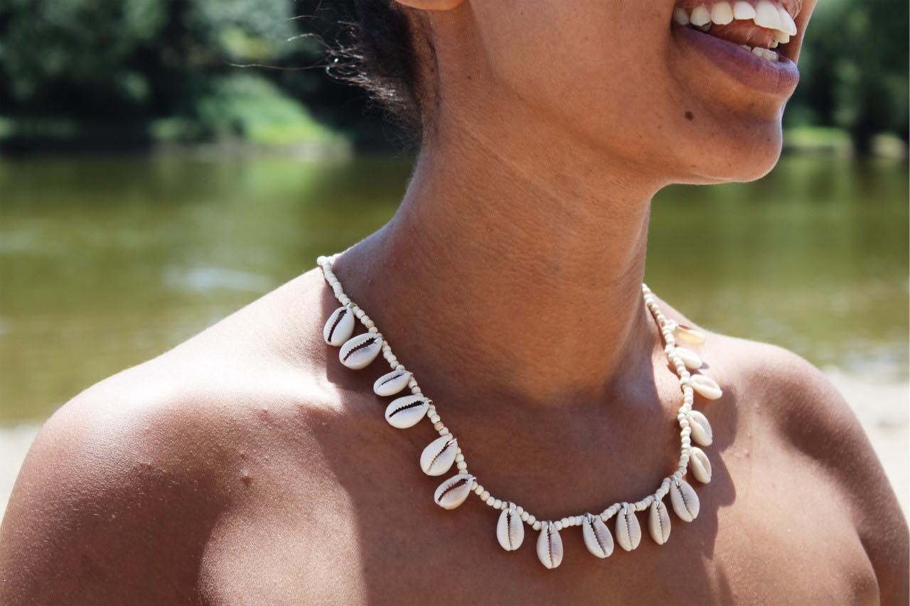 Collier surfer